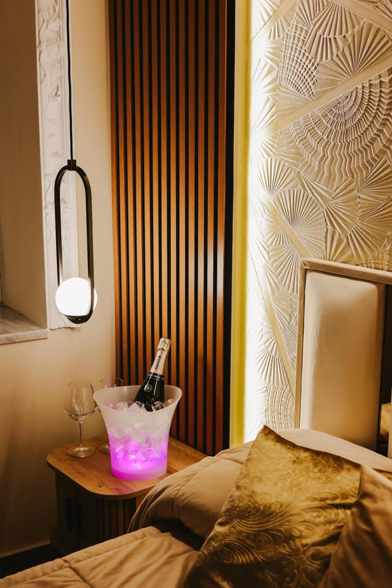 Casamira B&B Napoli Centrale Экстерьер фото